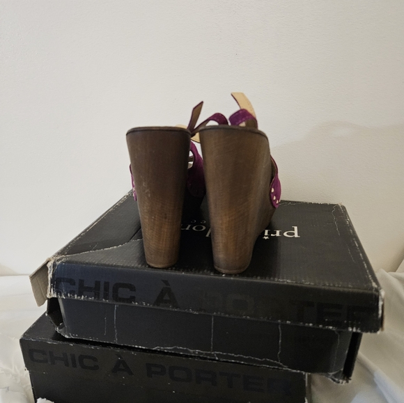 Primadonna Collection Suede Wedges with Gold Studs - Picture 5 of 7